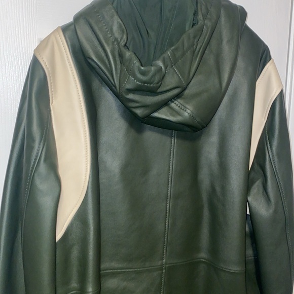 Coach men’s reversible leather varsity trainer. - Picture 5 of 10